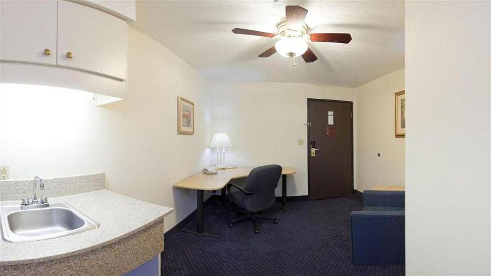 Holiday Inn Express & Suites Fayetteville University Of Arkansas Area By Ihg Extérieur photo