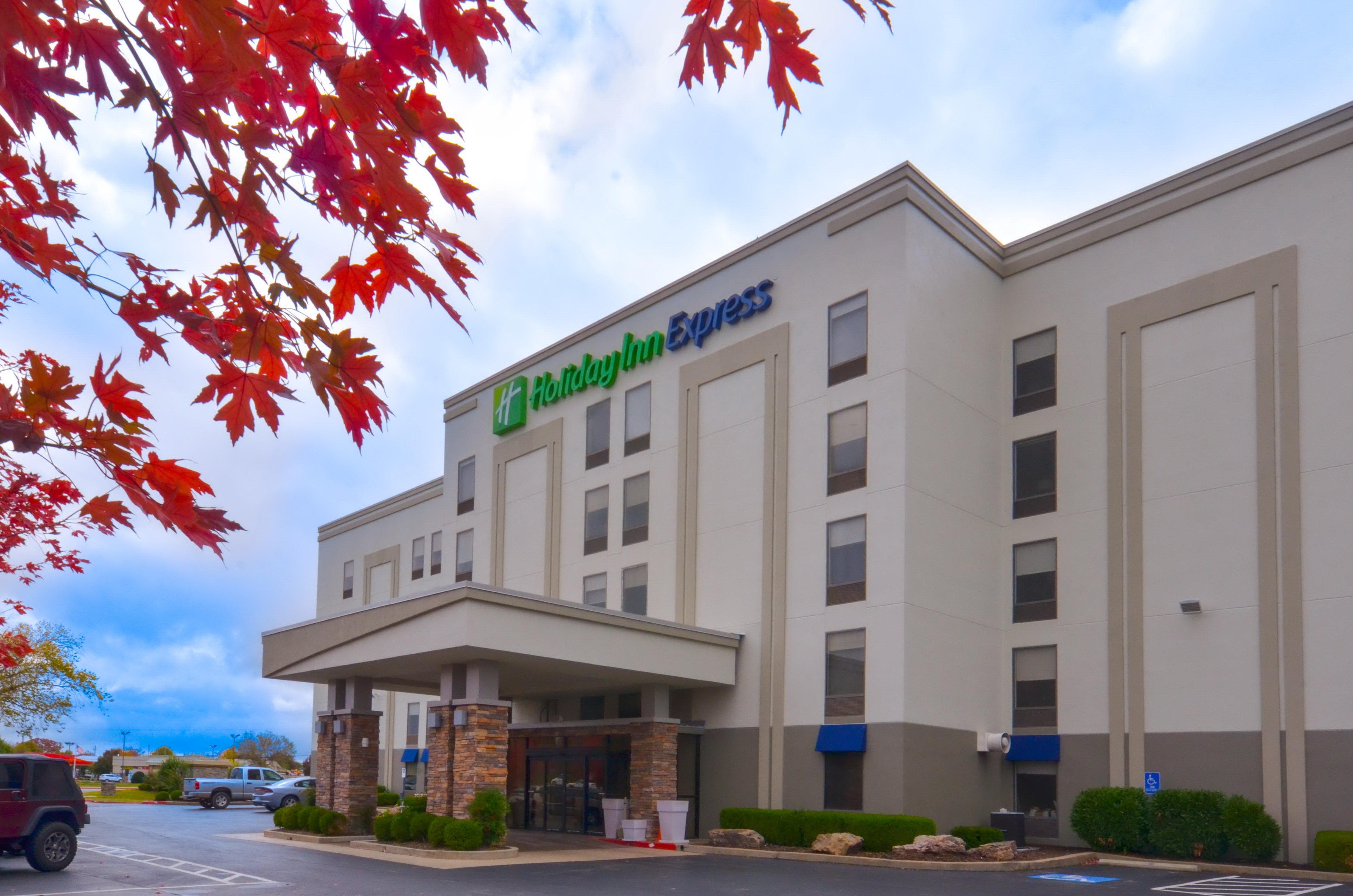 Holiday Inn Express & Suites Fayetteville University Of Arkansas Area By Ihg Extérieur photo