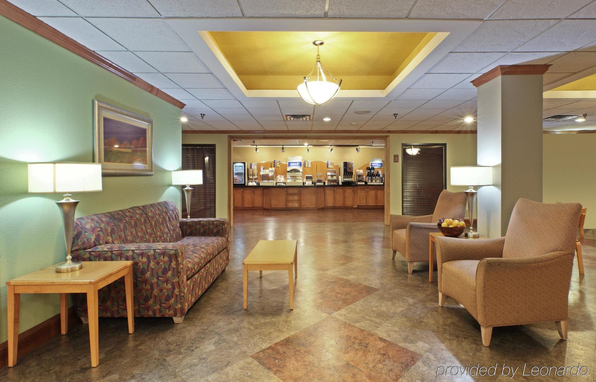 Holiday Inn Express & Suites Fayetteville University Of Arkansas Area By Ihg Intérieur photo