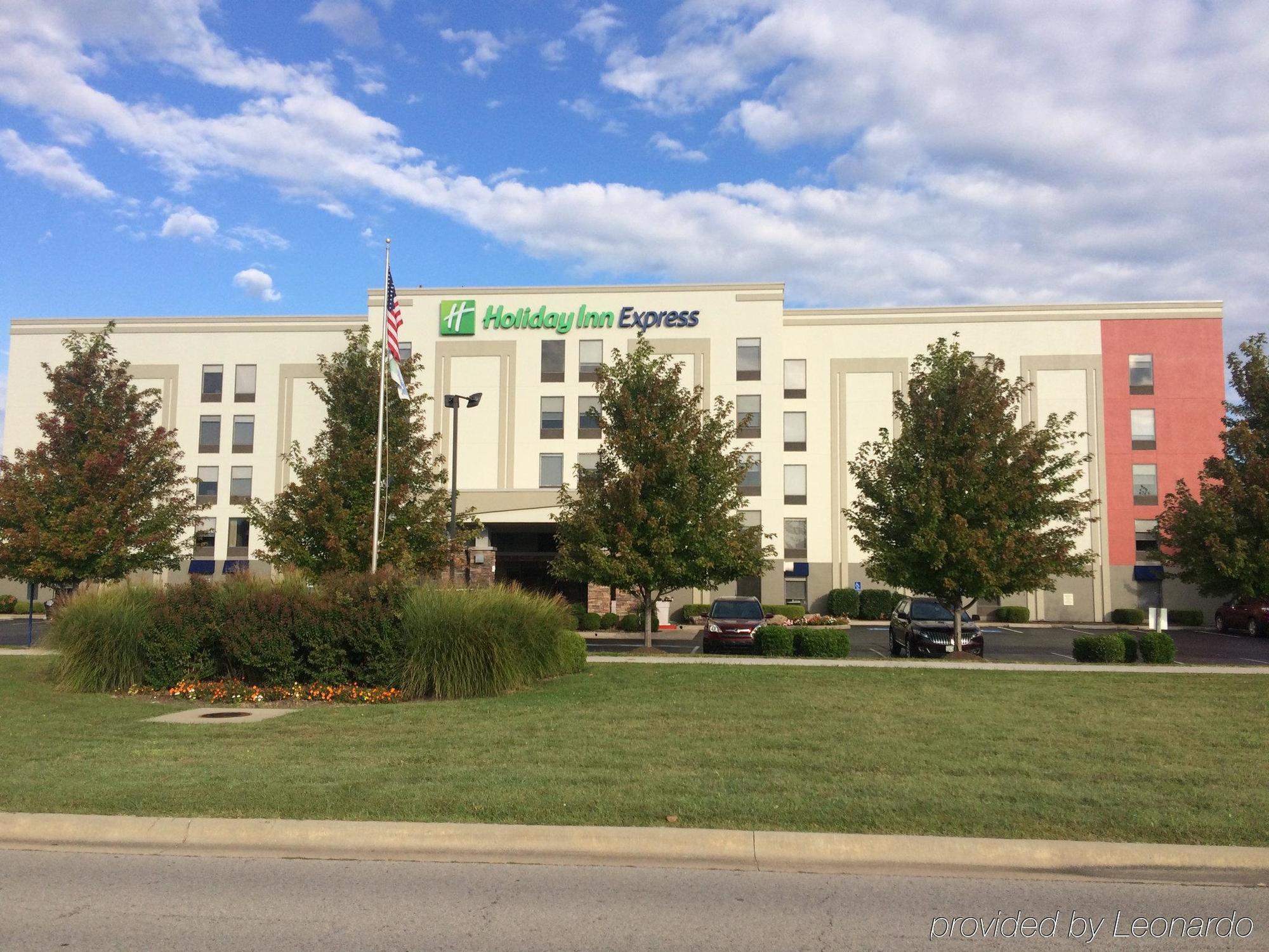 Holiday Inn Express & Suites Fayetteville University Of Arkansas Area By Ihg Extérieur photo