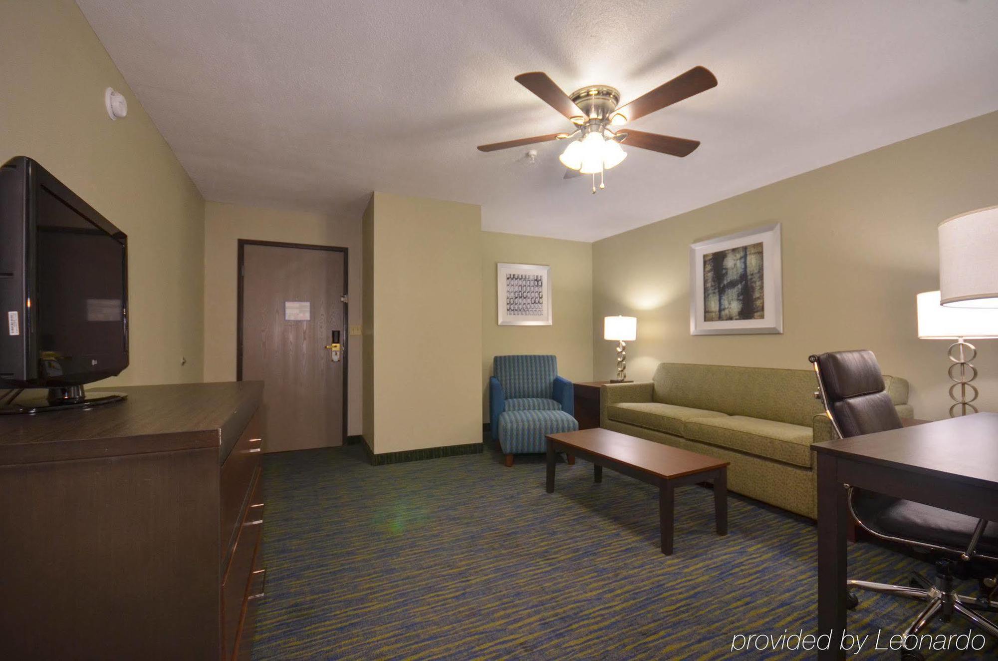 Holiday Inn Express & Suites Fayetteville University Of Arkansas Area By Ihg Extérieur photo
